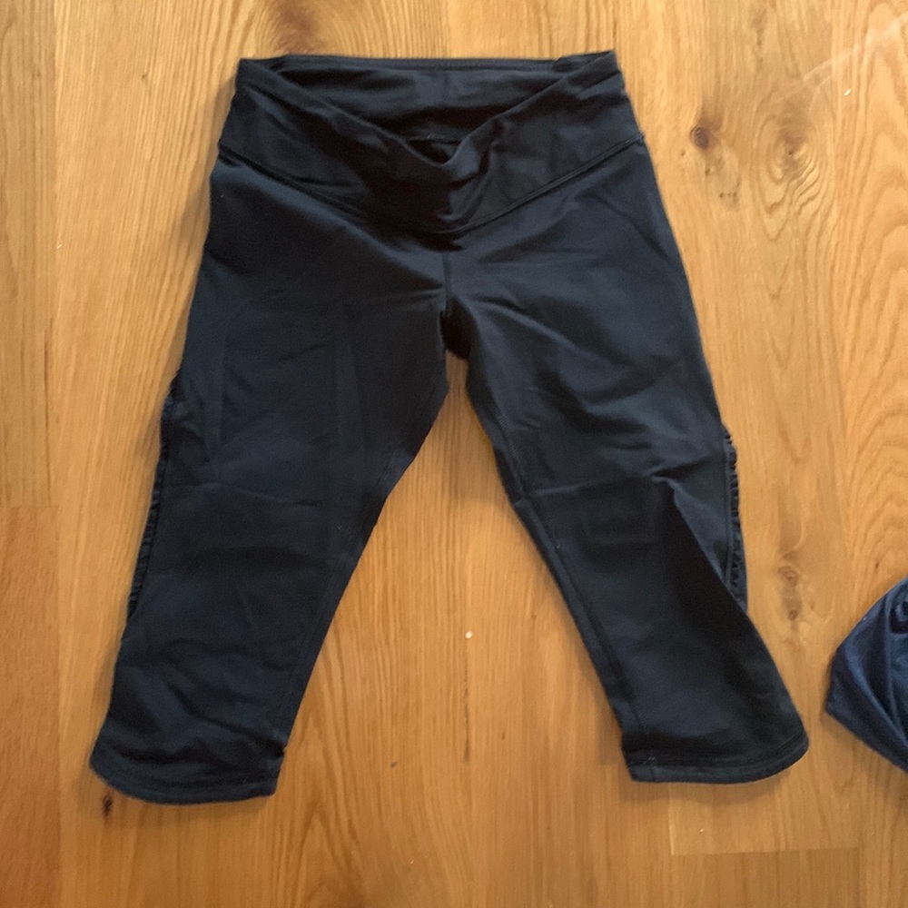 Lululemon crop leggings in black